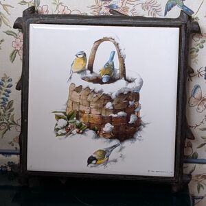 1995 Hallmark Cast Iron Trivet